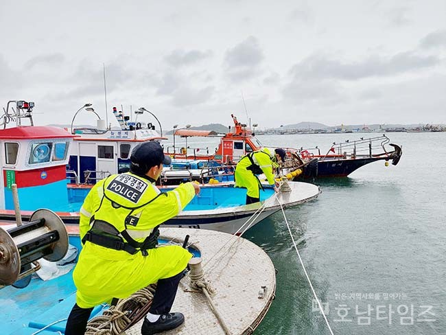 목포해양경찰서(서장 김해철)가 기상악화에 따른 선제적 해양사고 예방을 위한 대비·대응태세를 강화한다.