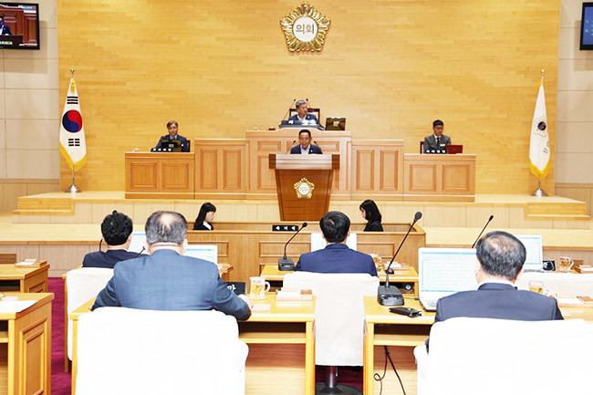 신안군의회, 제320회 제1차 정례회 폐회.