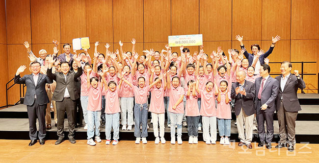 전라남도가 7일 여수 예울마루에서 전국 합창단 18개 팀 등 1천여 명이 참가한 ‘제2회 남도 전국 합창 경연 페스티벌’을 성황리에 개최했다.